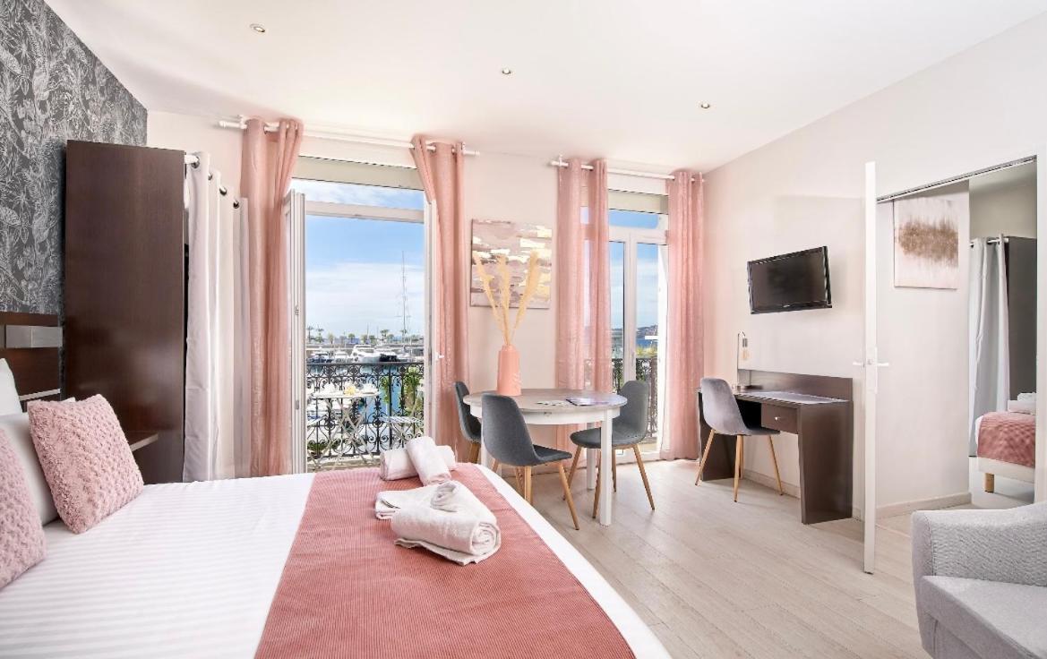 Hotel Du Vieux Port Saint-Raphaël Εξωτερικό φωτογραφία