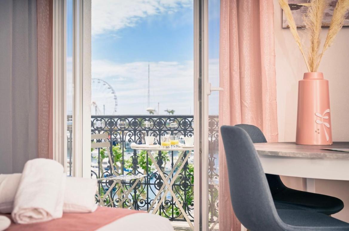 Hotel Du Vieux Port Saint-Raphaël Εξωτερικό φωτογραφία