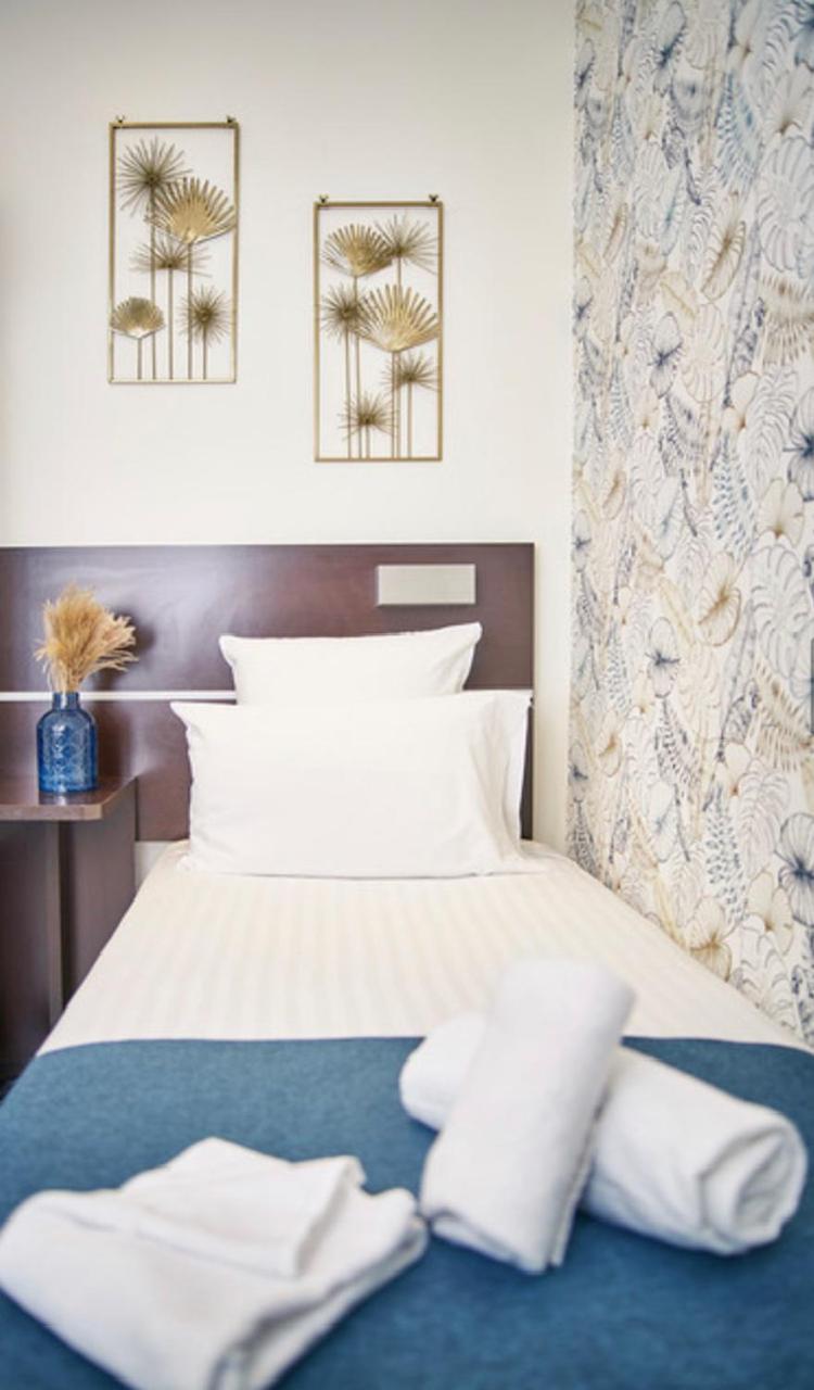 Hotel Du Vieux Port Saint-Raphaël Εξωτερικό φωτογραφία